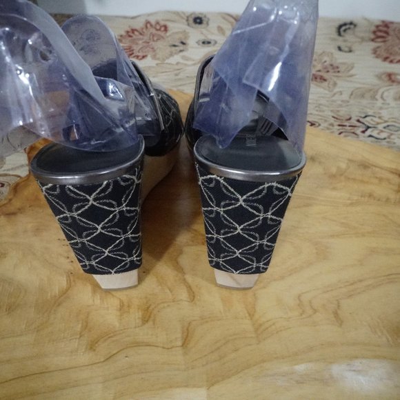 Nine West JUGI Black Tan Open Toe Wood Wedge High - Picture 4 of 8